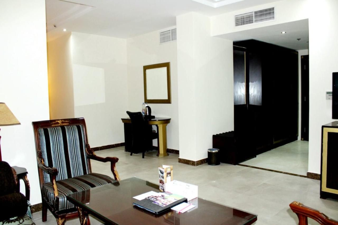 Tourist Hotel Doha Extérieur photo