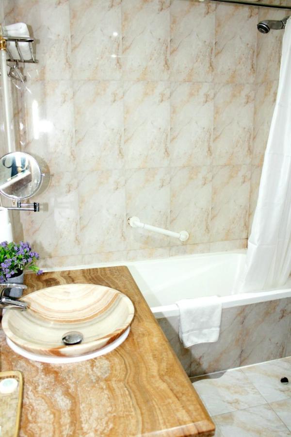 Tourist Hotel Doha Extérieur photo