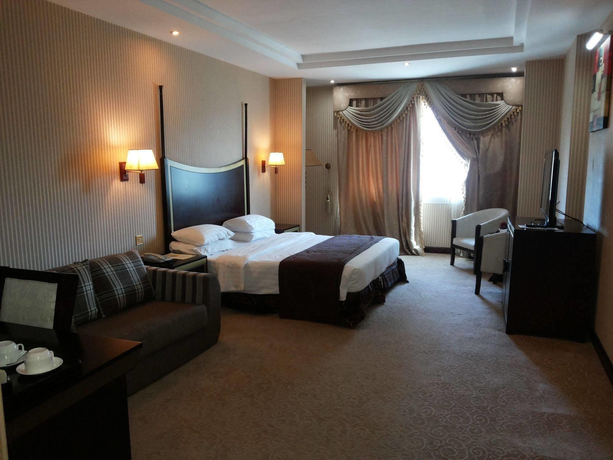 Tourist Hotel Doha Extérieur photo