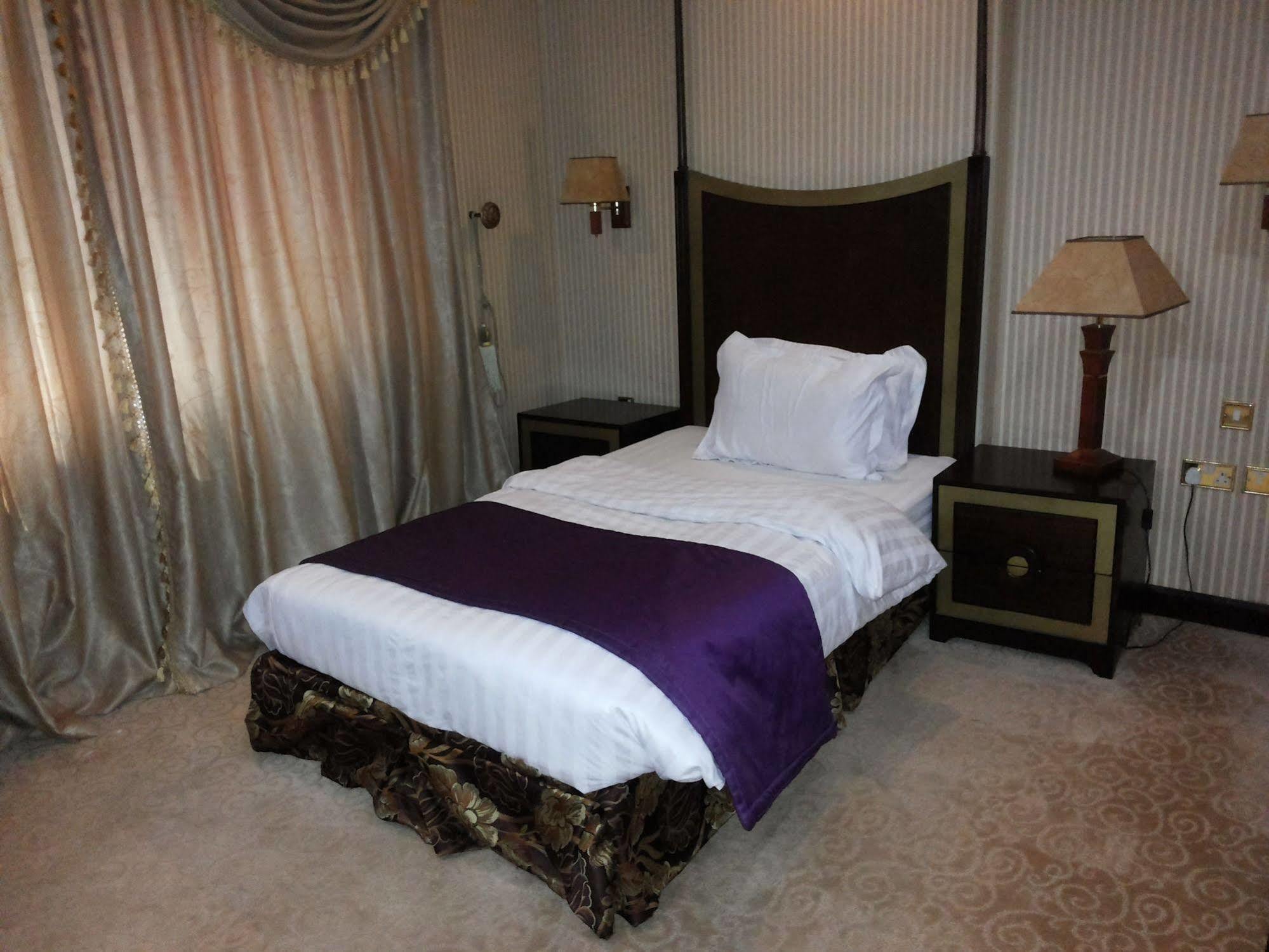 Tourist Hotel Doha Extérieur photo