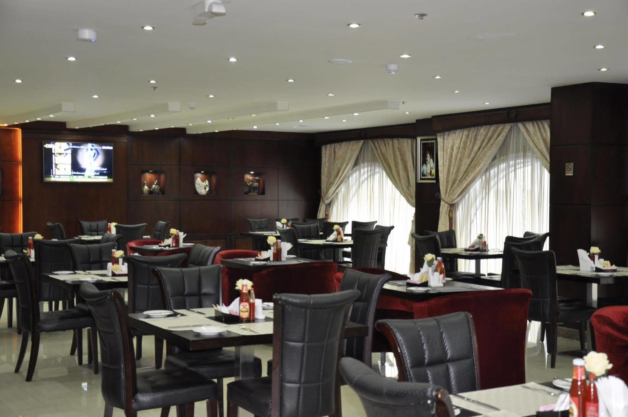 Tourist Hotel Doha Extérieur photo